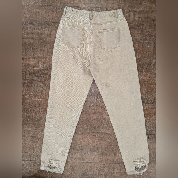 Missguided Riot High Rise Extreme Ripped Mom Jeans Stone Size: 6 - Picture 8 of 12